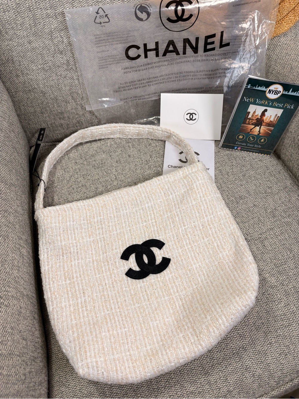 CHANEL Tweed Shoulder Tote Bag – Ivory/Cream - Picture 6 of 10
